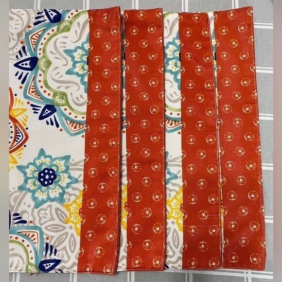 Set of 4) cloth placemats beautiful vibrant colors and a sturdy durable fabric - Picture 3 of 3